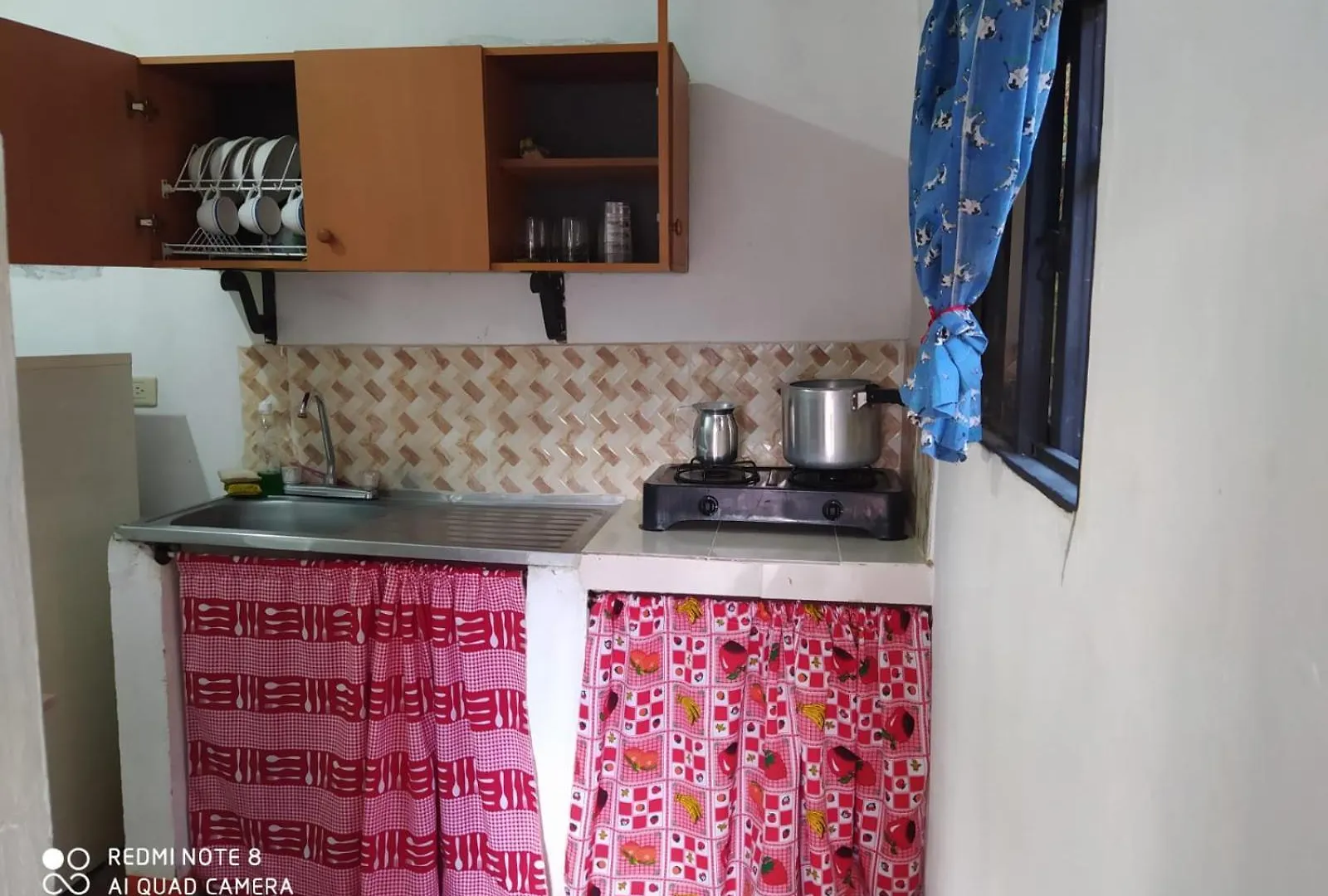 מדיין Pequena Casa En Finca Cafetera